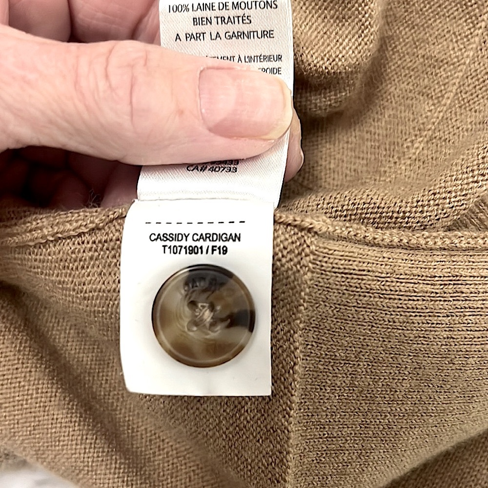 Nwot Toad & Co. V-Neck Button Down Long Sleeve Sweater S 2 front pockets! - Picture 6 of 7